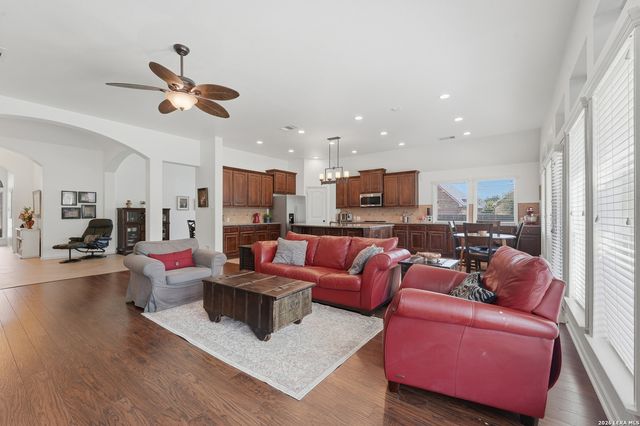 2970 PRAIRIE BLF, Seguin, TX 78155
