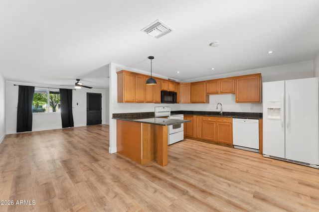 13842 N 37TH Way, Phoenix, AZ 85032