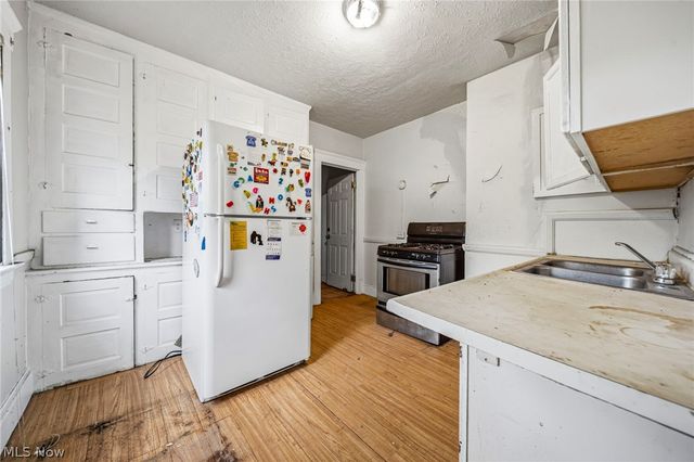 10022 Adams Avenue, Cleveland, OH 44108