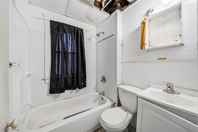 10022 Adams Avenue, Cleveland, OH 44108
