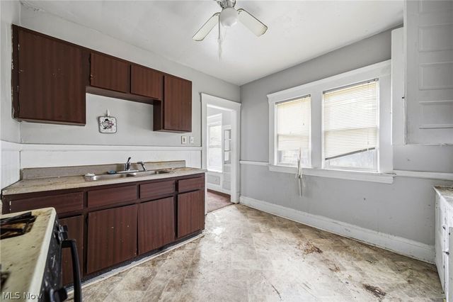 10022 Adams Avenue, Cleveland, OH 44108
