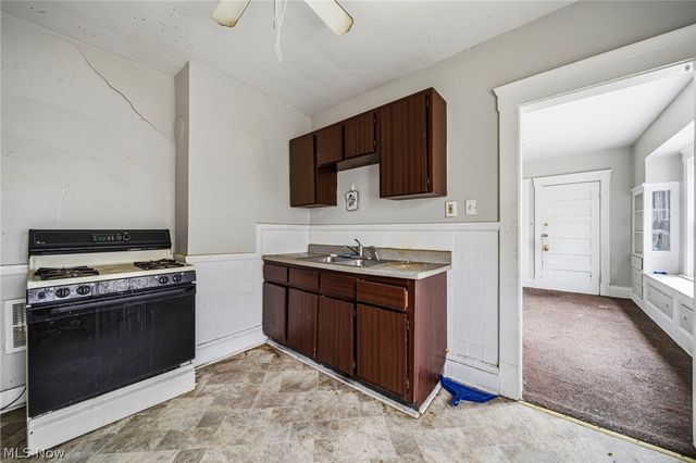 10022 Adams Avenue, Cleveland, OH 44108