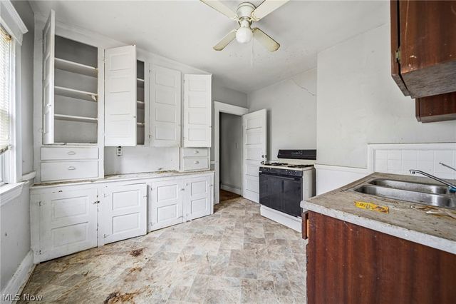 10022 Adams Avenue, Cleveland, OH 44108