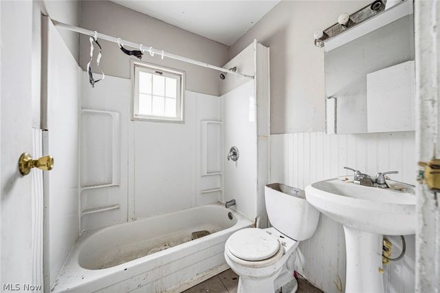10022 Adams Avenue, Cleveland, OH 44108
