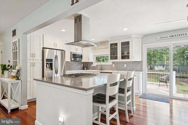 7 S CAROLINA RD, Browns Mills, NJ 08015