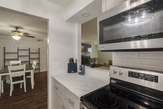 11325 N May Avenue D, Oklahoma City, OK 73120