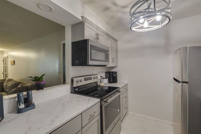 11325 N May Avenue D, Oklahoma City, OK 73120