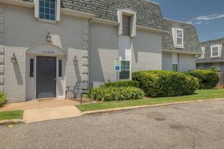11325 N May Avenue D, Oklahoma City, OK 73120