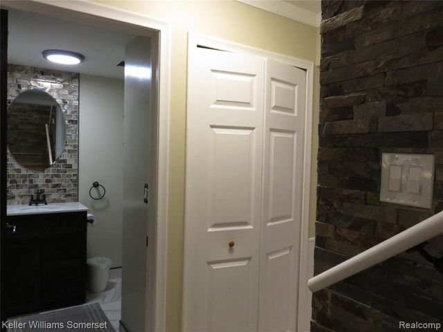 31189 Hoover Rd. 28, Warren, MI 48093