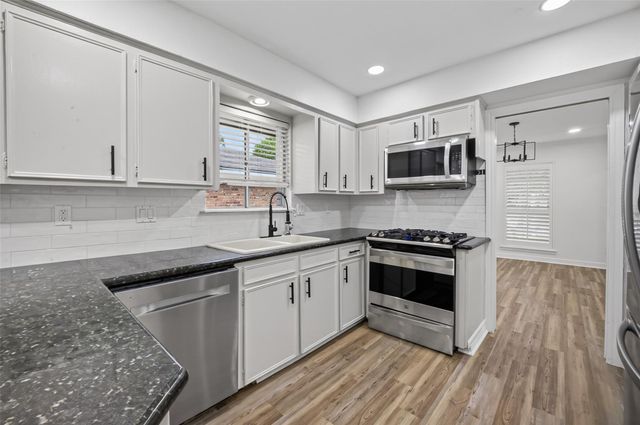 7615 Braesdale Lane, Houston, TX 77071