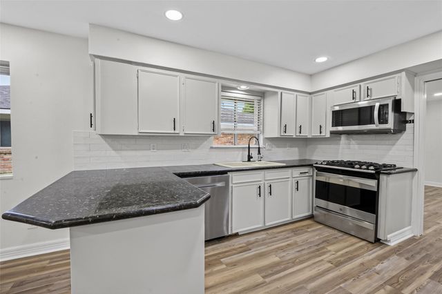 7615 Braesdale Lane, Houston, TX 77071