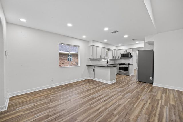 7615 Braesdale Lane, Houston, TX 77071