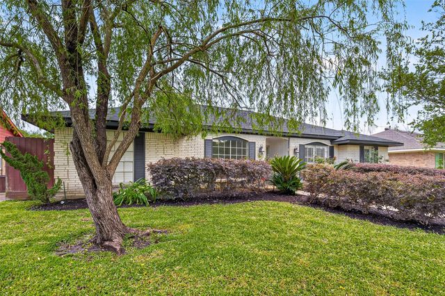 7615 Braesdale Lane, Houston, TX 77071