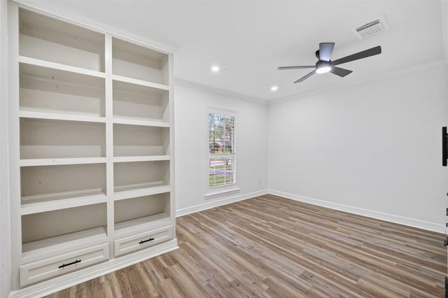 7615 Braesdale Lane, Houston, TX 77071