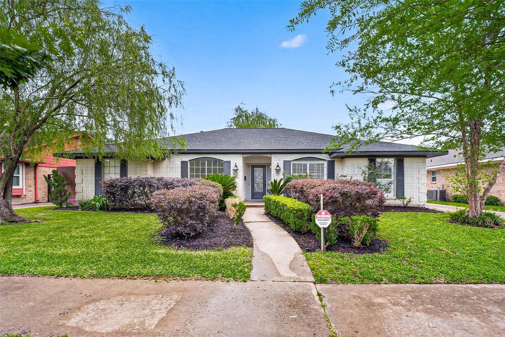 7615 Braesdale Lane, Houston, TX 77071