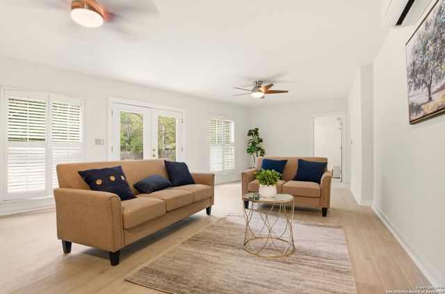 112 Lyman, Terrell Hills, TX 78209