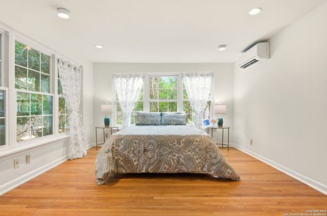 112 Lyman, Terrell Hills, TX 78209