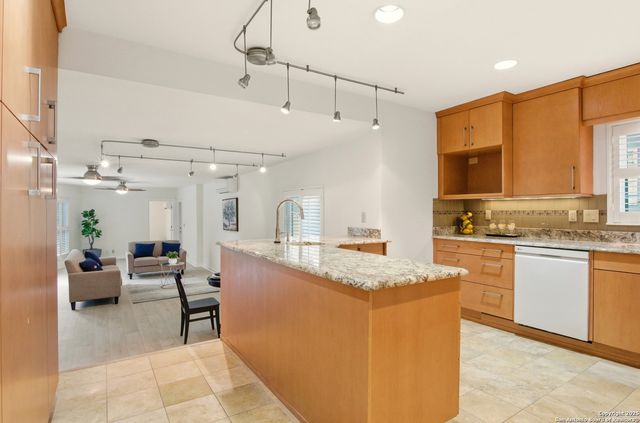 112 Lyman, Terrell Hills, TX 78209