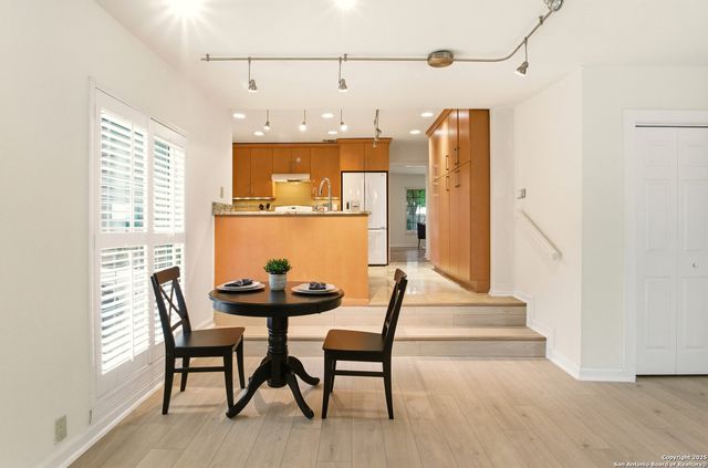 112 Lyman, Terrell Hills, TX 78209