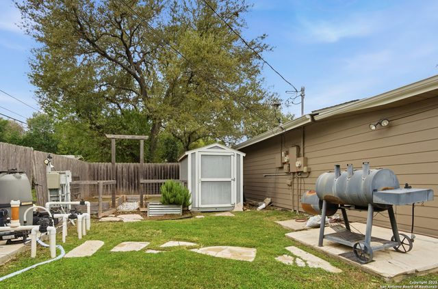 112 Lyman, Terrell Hills, TX 78209