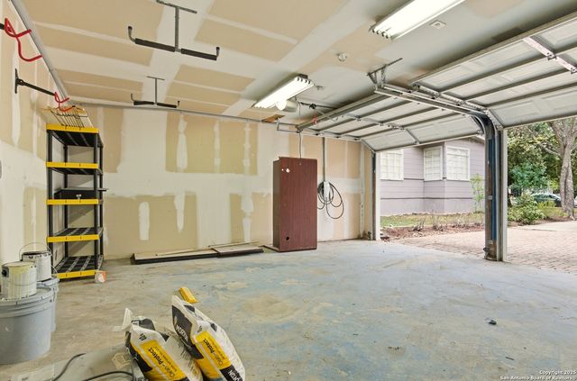 112 Lyman, Terrell Hills, TX 78209