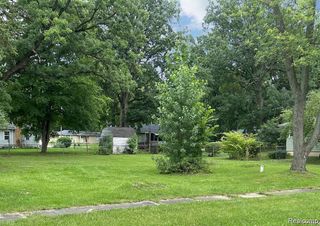 1465 MCEWEN Street, Burton, MI 48509