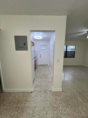 311 Inlet Way 4, Palm Beach Shores, FL 33404