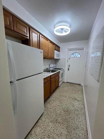 311 Inlet Way 4, Palm Beach Shores, FL 33404