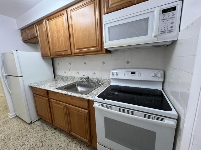 311 Inlet Way 4, Palm Beach Shores, FL 33404