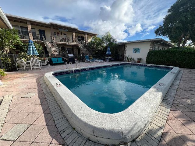 311 Inlet Way 4, Palm Beach Shores, FL 33404