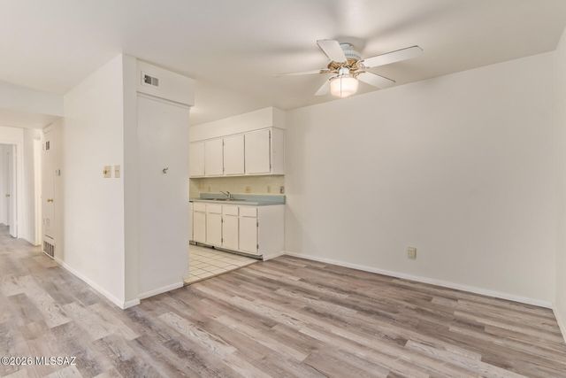 461 W Yucca Ct Unit 312, Tucson, AZ 85704
