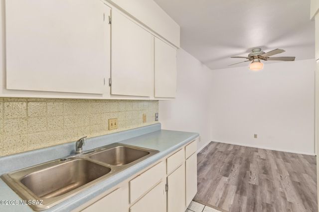 461 W Yucca Ct Unit 312, Tucson, AZ 85704