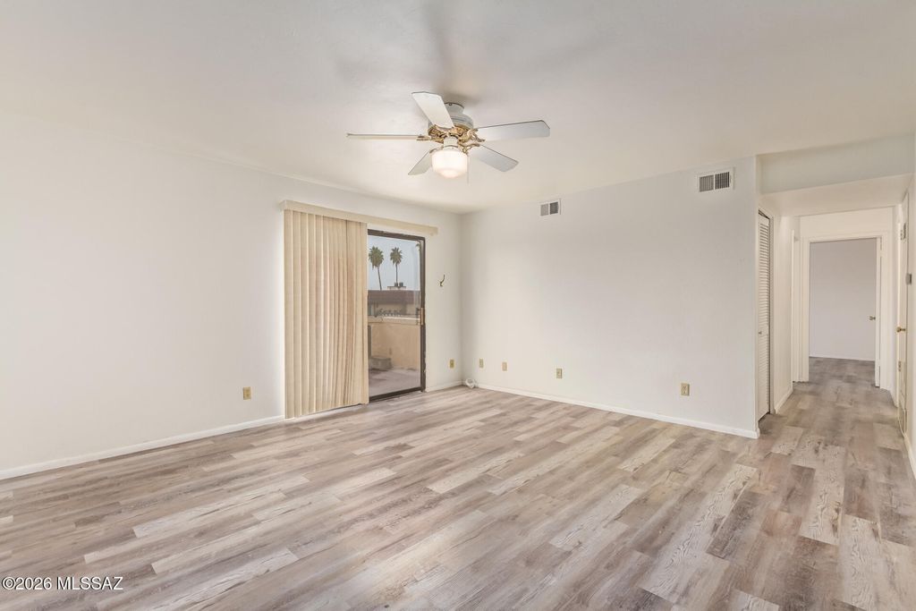 461 W Yucca Ct Unit 312, Tucson, AZ 85704