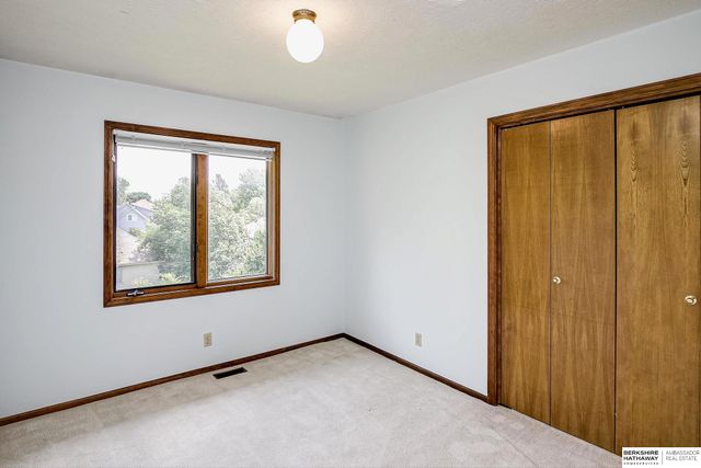 2315 Nelson's Creek Drive, Omaha, NE 68116