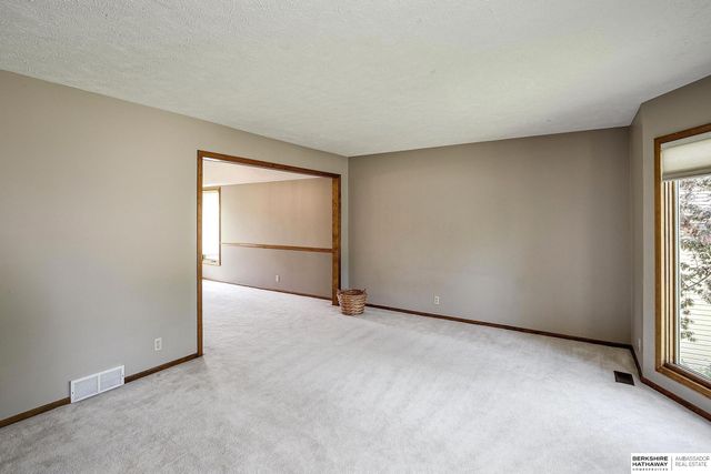 2315 Nelson's Creek Drive, Omaha, NE 68116
