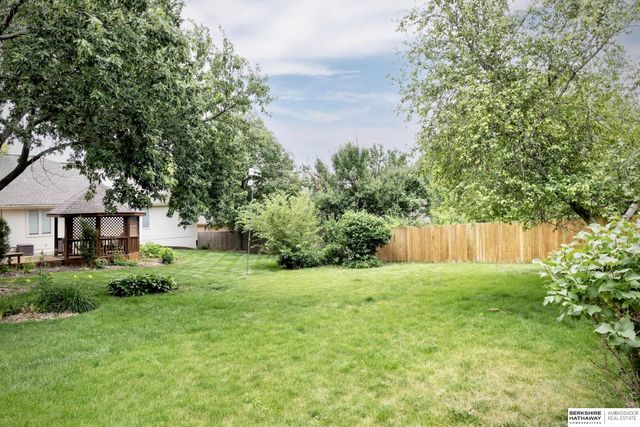 2315 Nelson's Creek Drive, Omaha, NE 68116