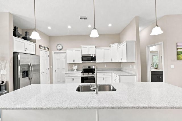 15450 CLIFF SWALLOW ROAD, Weeki Wachee, FL 34614