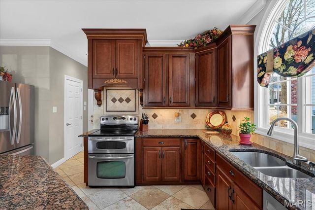 15317 Oaktree Estates Drive, Chesterfield, MO 63017