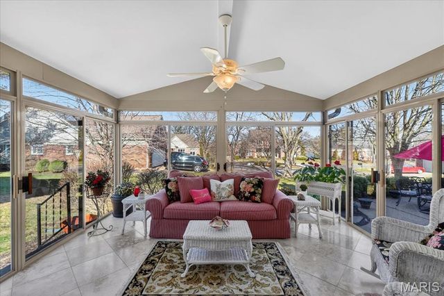 15317 Oaktree Estates Drive, Chesterfield, MO 63017