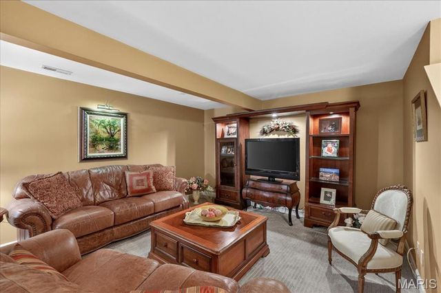 15317 Oaktree Estates Drive, Chesterfield, MO 63017