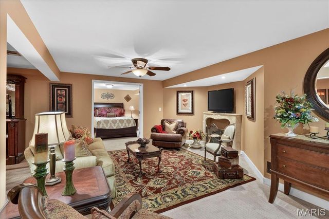 15317 Oaktree Estates Drive, Chesterfield, MO 63017