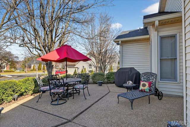 15317 Oaktree Estates Drive, Chesterfield, MO 63017