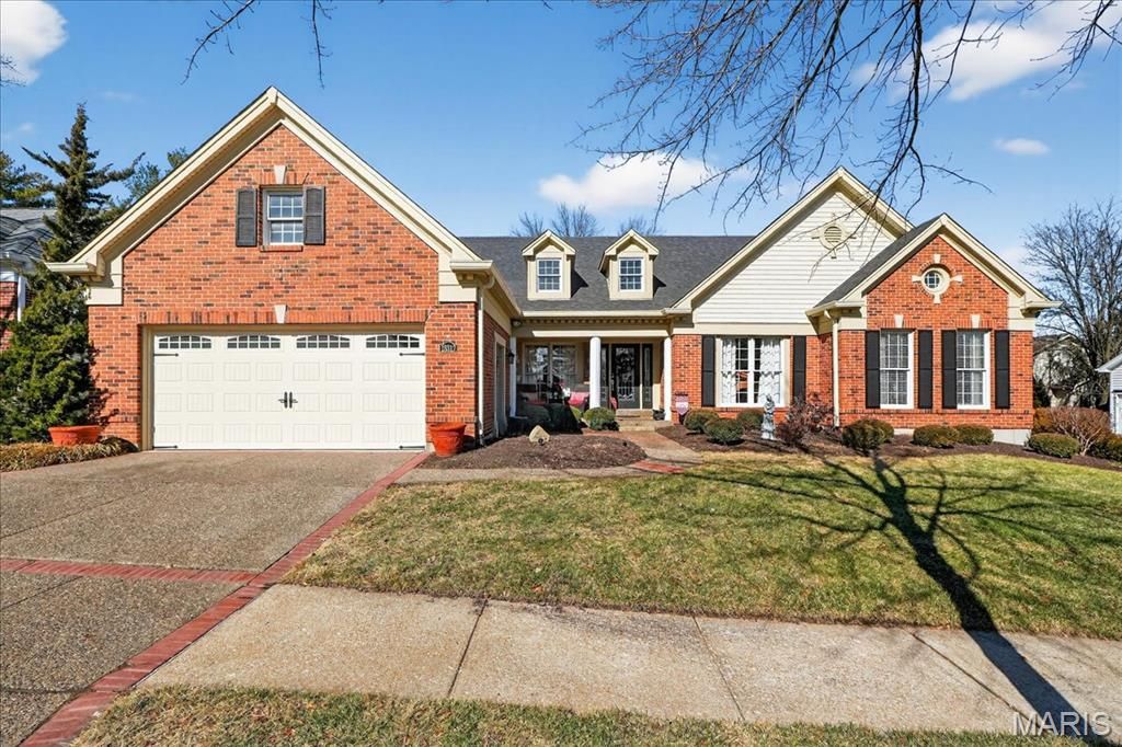 15317 Oaktree Estates Drive, Chesterfield, MO 63017