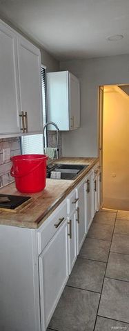 18116 Bloom Street, Detroit, MI 48234