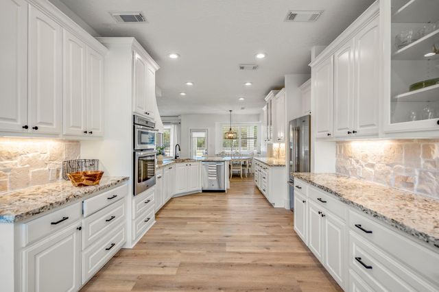 31219 Edgewater Drive, Magnolia, TX 77354