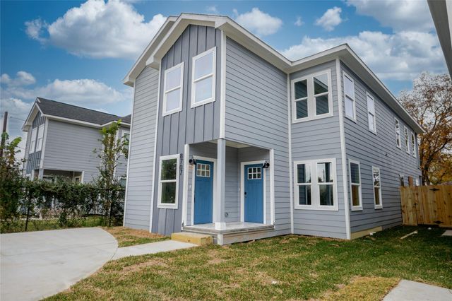 8707 Westcott Road A and B, Houston, TX 77016