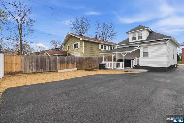77 Lakeside Avenue, Pompton Lakes, NJ 07442