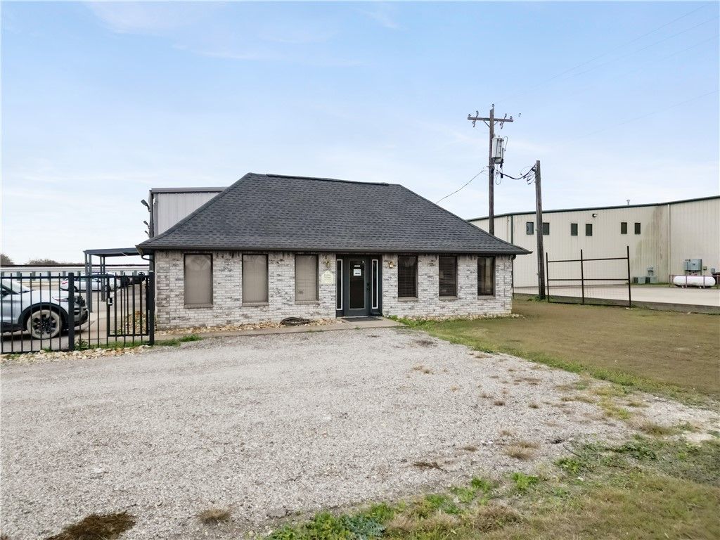 2762 State Highway 21 E, Caldwell, TX 77836 — photo 3