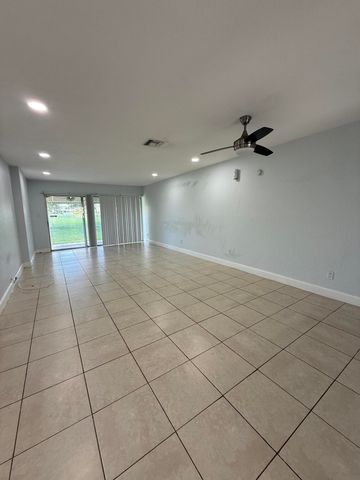 9640 NW 65th Street D10, Tamarac, FL 33321