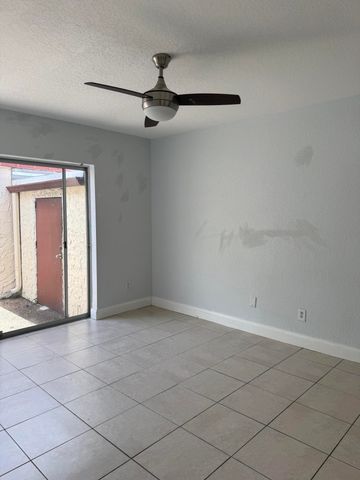 9640 NW 65th Street D10, Tamarac, FL 33321